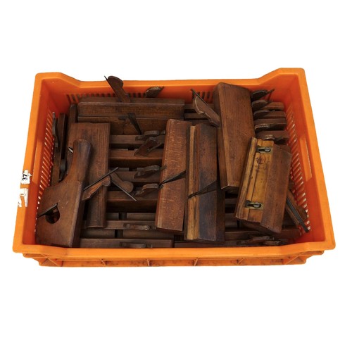 379 - A quantity of moulding planes. (1 box)