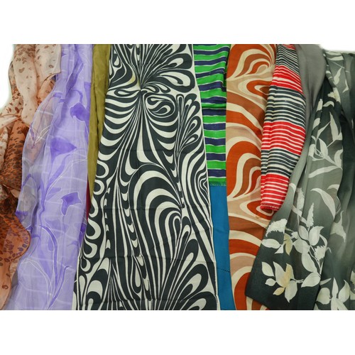 272 - Sixteen retro and vintage scarves, including a monochromatic Shantung silk scarf. (16)
Provenance: f... 