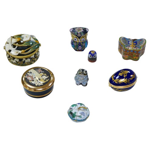 171 - A collection Oriental porcelain and assorted metal wares, including a small Cantonese lidded pot, 4c... 