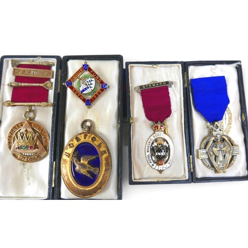 126 - A collection of Masonic silver gilt, gilt metal base metal jewels, badges including a Peace 1919 med... 