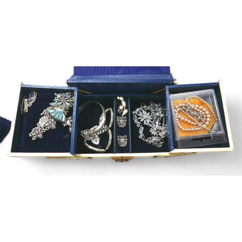 81 - A collection silver and costume jewellery, including a 9ct gold propelling pencil piece, a/f, 1.2g, ... 