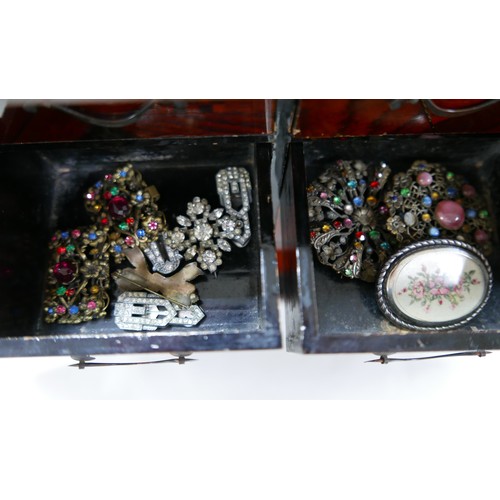 81 - A collection silver and costume jewellery, including a 9ct gold propelling pencil piece, a/f, 1.2g, ... 