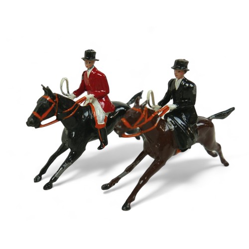 201 - A W Britain die cast figural group, 'Model Hunting Group' from the Model Hunting Series, No.1447, bo... 