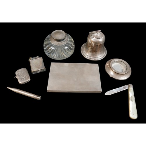 22 - A collection of silver items, comprising a bell shaped inkwell, 8 by 7.5cm high, a cigarette case, 1... 