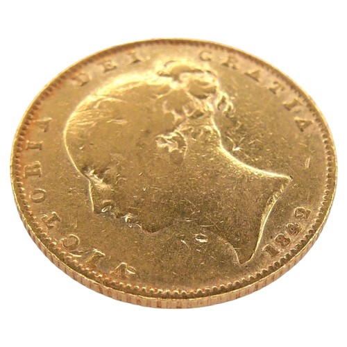 43 - A Victoria Young Head Shield Back gold sovereign, 1842.