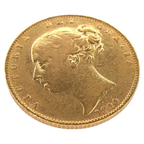 45 - A Victoria Young Head Shield Back gold sovereign, 1844.