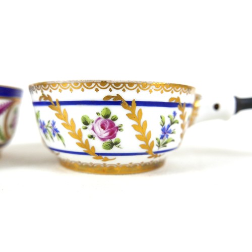 125 - An 18th century Sèvres porcelain saucepan, circa 1780, decorated with nine floral sprigs separated b... 