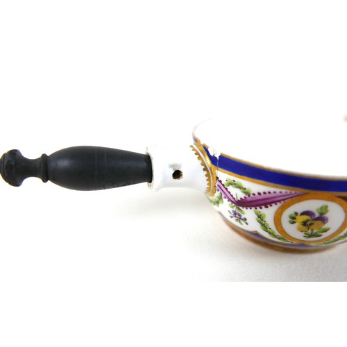 125 - An 18th century Sèvres porcelain saucepan, circa 1780, decorated with nine floral sprigs separated b... 