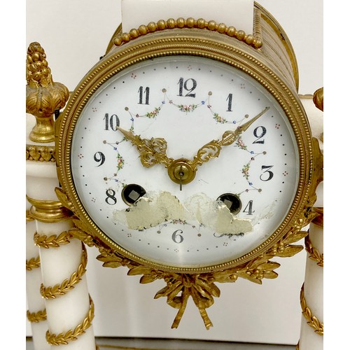 178 - A late 19th century French gilt bronze and alabaster mantel clock, Vincenti & Cie, Medaille D'Argent... 