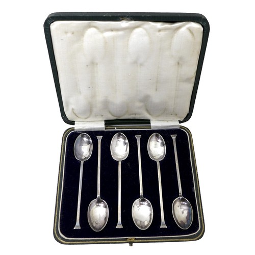 64 - A collection of silver, comprising of two  cased silver tea spoons and a cased silver handled fish s... 