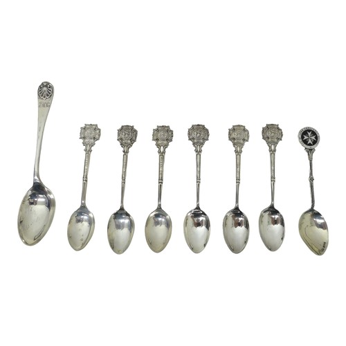 64 - A collection of silver, comprising of two  cased silver tea spoons and a cased silver handled fish s... 