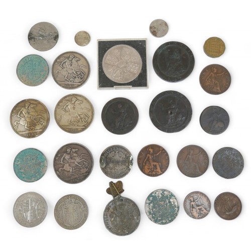 89 - A collection of assorted Georgian and later coinage and tokens, including four Victorian crowns. (26... 