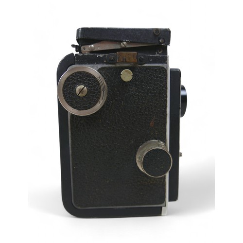 250 - A Rolleiflex camera no 68074.