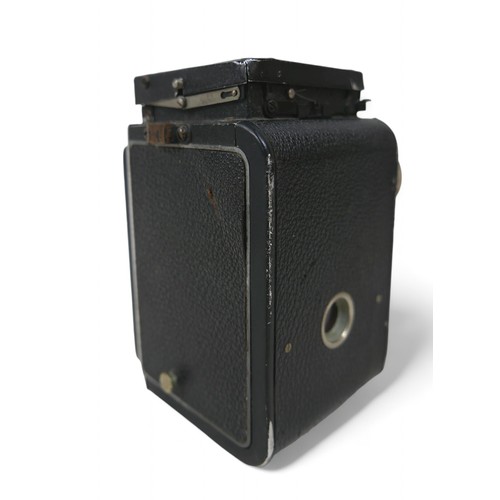 250 - A Rolleiflex camera no 68074.