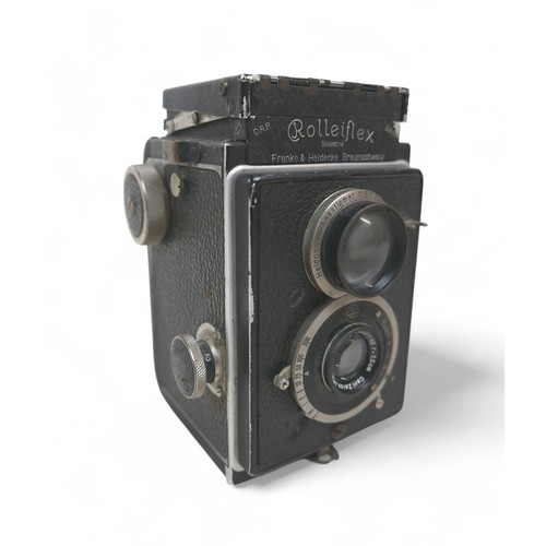 250 - A Rolleiflex camera no 68074.