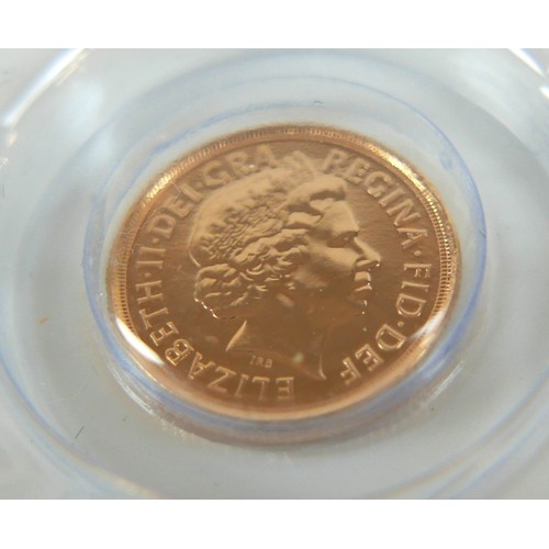 93 - An Elizabeth II gold quarter sovereign coin dated 2009.