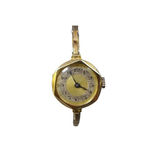 118 - A 9ct yellow gold ladies bracelet wristwatch, manual wind 23mm case on a stung strap, 18.0g, current... 