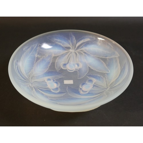 146 - A mixed group of glass and pottery, comprising a French Art Deco opalescent glass bowl with moulded ... 