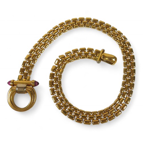 78 - A Signoretti 18ct gold necklace, of articulated brick pattern in three rows, with large hoop central... 