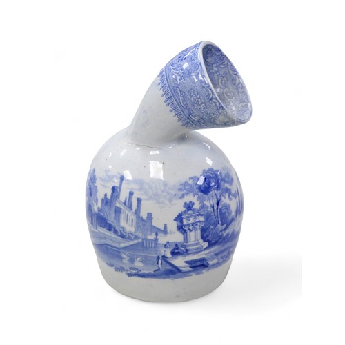 139 - A 19th century blue and white gentleman's portable urinal, 20 cm high.