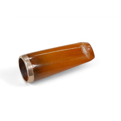 66 - A cased yellow metal mounted amber style cigar holder, cigar holder 5.2cm long.