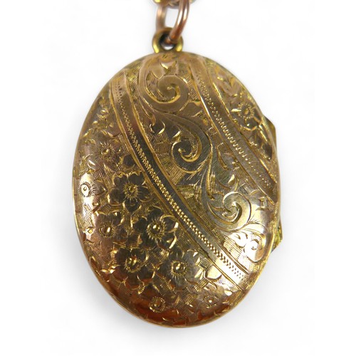 38 - A yellow metal chain necklace and pendant, with single 9ct stamped to the loop of the pendant, 11.2g... 