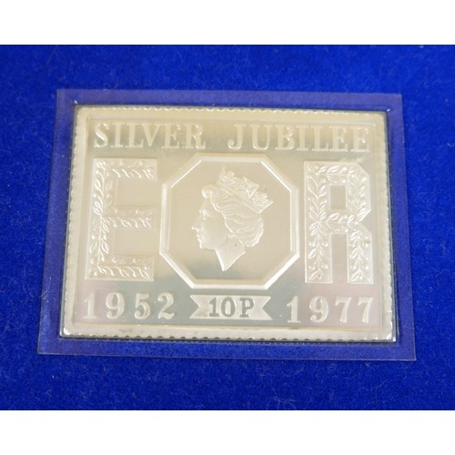 20 - A silver Silver Jubilee commemorative stamp replica, 1952/1977 limited edition, 73.5g, 44mm x 61mm, ... 