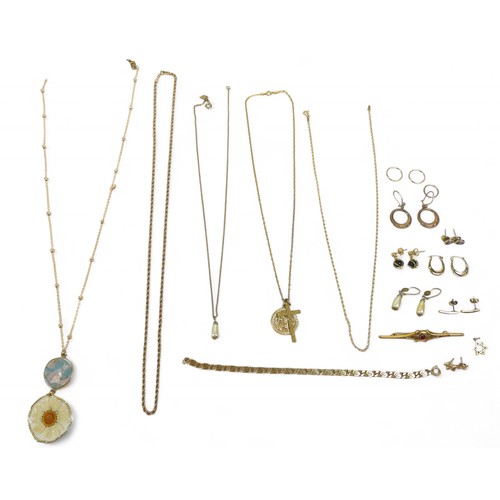 50 - A collection of of gold and gilt jewellery, including a 9ct yellow gold 64cm chain, 4.3g, total weig... 