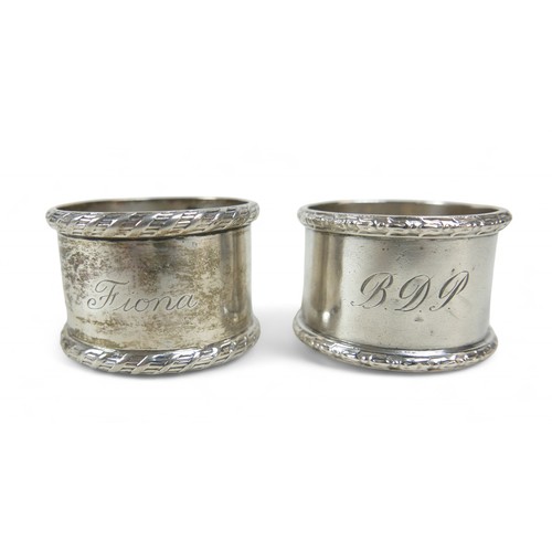 112 - A group of silver items, comprising a footed sugar bowl, Atkin Brothers, Sheffield 1946, 8 by 8 by 5... 