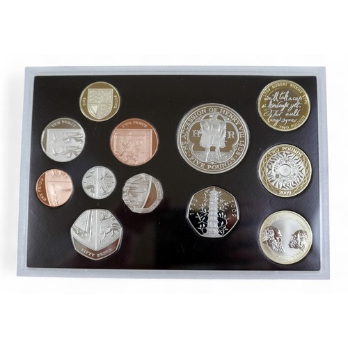 5 - An Elizabeth II Royal Mint UK proof coin set, 'The 2009 UK Proof Coin Set', twelve coin set £5 to 1p... 