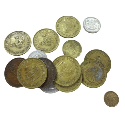 8 - A quantity of assorted world coinage, to include coins from America, Germany, Greece, Romania, Yugos... 