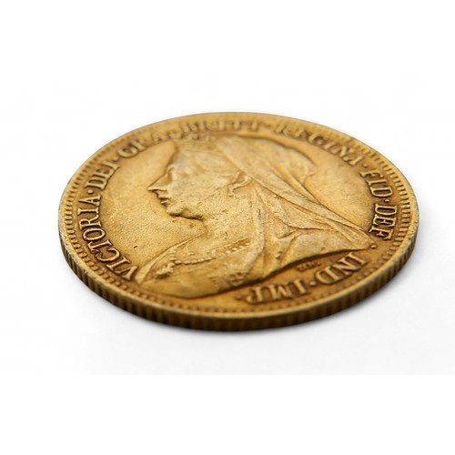 135 - A Victoria Old Veiled Head gold half sovereign, 1899.