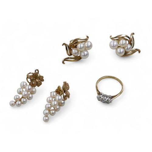 37 - A three stone diamond ring, size K, 2.2g,  together with two pairs of gilt metal mounted pearl earri... 