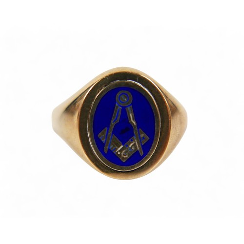 89 - A collection of gold Masonic items, comprising a gents 9ct gold and enamel signet ring, size S, with... 