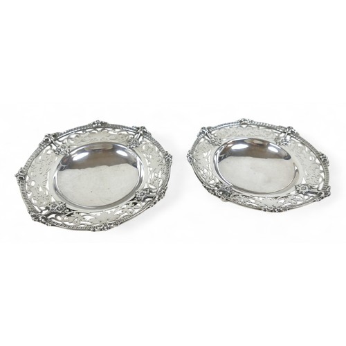 10 - A pair of George V silver sweetmeat dishes, Mappin & Webb, London, 1928/29, 14cm diameter, 263.7g/8.... 