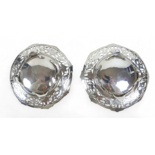 10 - A pair of George V silver sweetmeat dishes, Mappin & Webb, London, 1928/29, 14cm diameter, 263.7g/8.... 