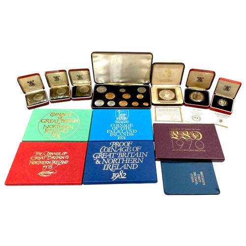 132 - A group of silver proof coins and proof sets, Royal Mint issues, comprising 1978 Commonwealth of the... 