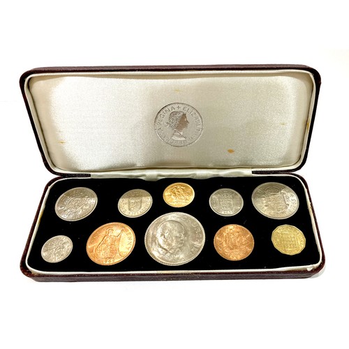 138A - An Elizabeth II ten-coin specimen set, 1965, from gold sovereign to half penny, including a Churchil... 