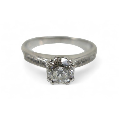 103 - A platinum and diamond solitaire ring, the central 1ct brilliant cut diamond, colour H, clarity SI1,... 