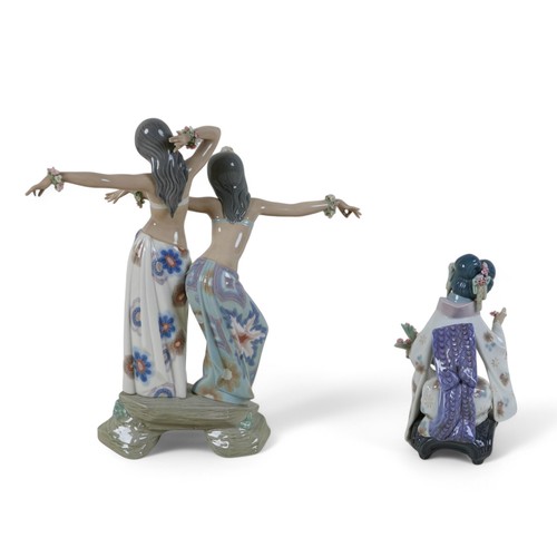 152 - A Lladro 1498 Tahitian dancing girls figural group and a smaller japanese girl, dancing girls 31cm h... 