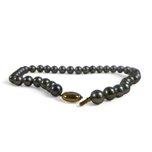 106 - A Tahitian black cultured pearl necklace, with thirty nine beads graduating in size from 10.0mm to 1... 