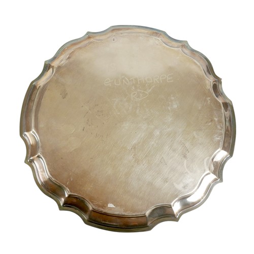 24 - An Elizabeth II silver salver, with Chippendale rim, John Rose, Birmingham 1971, 25.3 by 1.2cm, 14.2... 