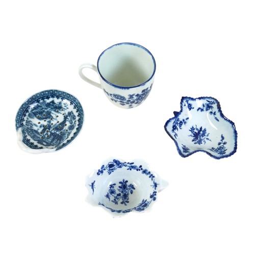 141 - A group of 18th century blue and white porcelain, comprising a Worcester butter boat, circa 1760, re... 