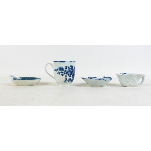 141 - A group of 18th century blue and white porcelain, comprising a Worcester butter boat, circa 1760, re... 