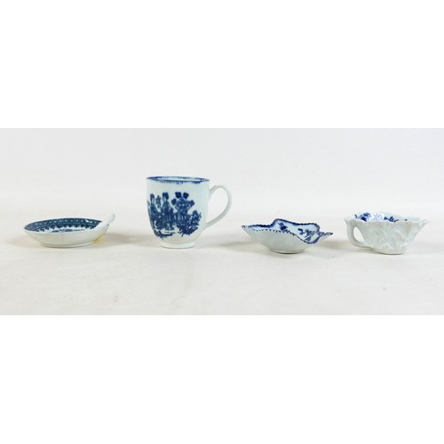 141 - A group of 18th century blue and white porcelain, comprising a Worcester butter boat, circa 1760, re... 