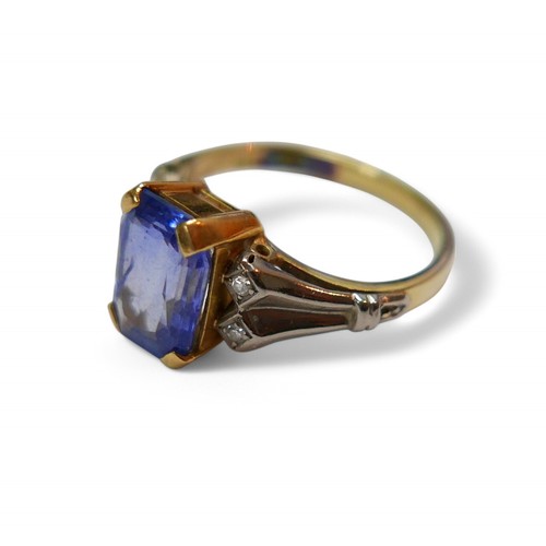 105 - #AUCTION AMENDMENT# A yellow and white metal Ceylon sapphire and diamond ring,  sapphire approximate... 