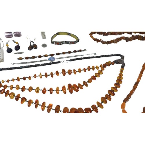 25 - A collection of jewellery including amber and silver. (1 bag)