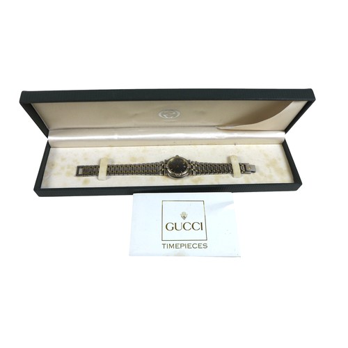 25 - A collection of jewellery including amber and silver. (1 bag)