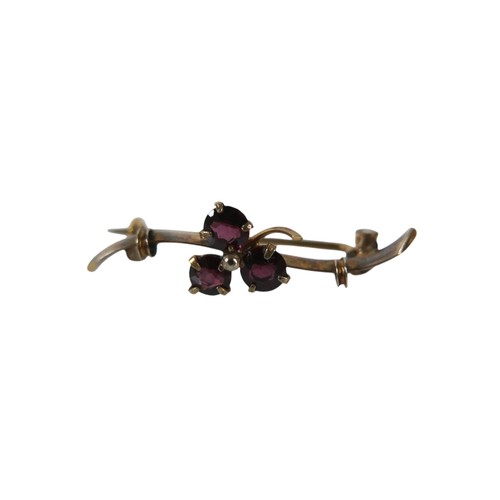 52 - A small group of jewellery, comprising a pair of 9ct yellow gold earrings, with tapered carnelian dr... 
