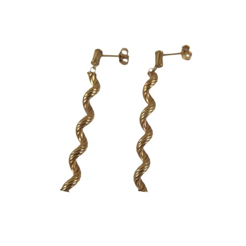 48 - A 9ct yellow gold hinged bangle, twist decoration, 5.0mm wide, internally 60 by 52mm, 7.5g, together... 